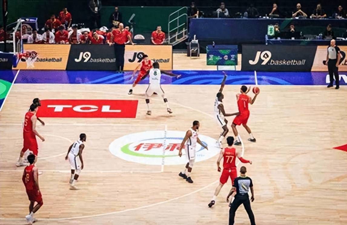 ESPN：尤文正在与曼城谈菲利普斯 曼城更希望永久转会而非租借“ESPN”消息，尤文图斯正在与曼城就菲利普斯的转会交易进行谈判，但目前双方仍有分歧。